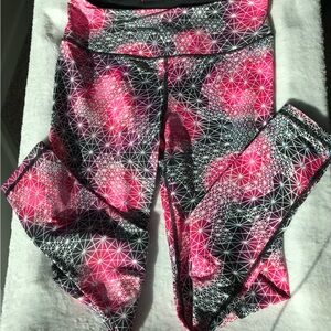 Victoria's Secret Pink and Black Patterned Leggings
